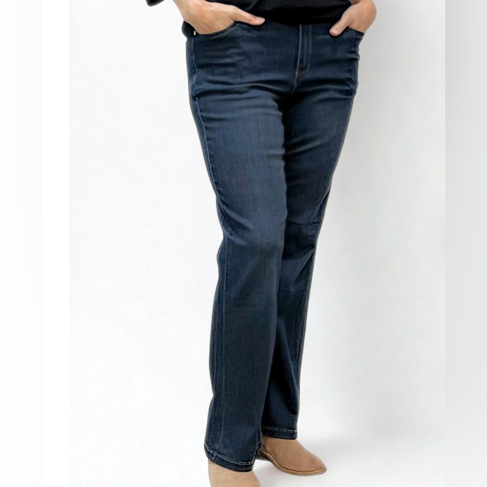CARRELI Black Straight Leg Women's Jeans